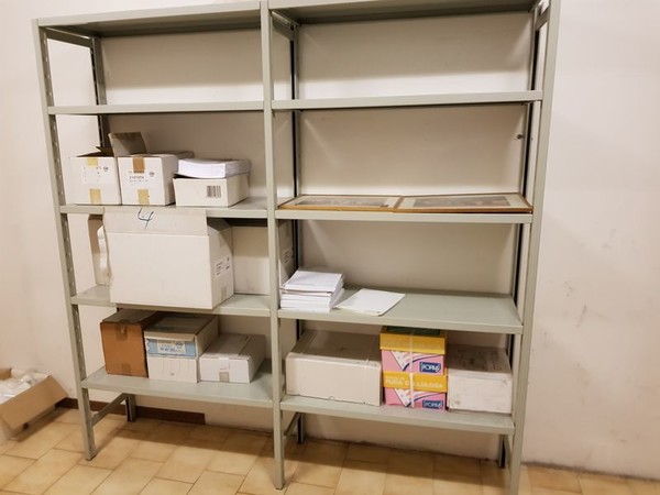 4#4898 Scaffalatura leggera e attrezzature ufficio in vendita - foto 1