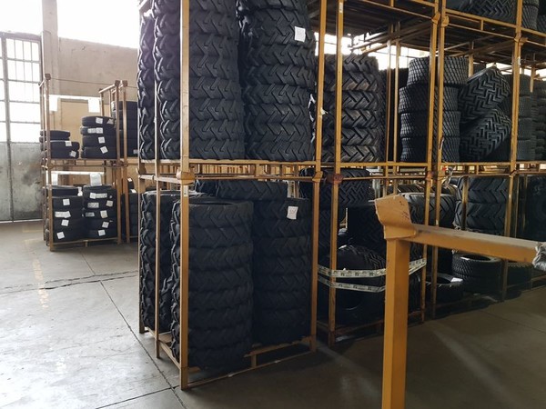8#4898 Pneumatici per trasporti agricoli in vendita - foto 24