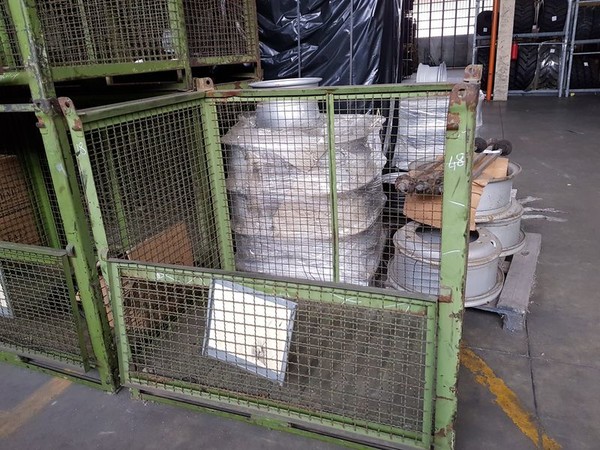 800#4898 Stalli per pneumatici in vendita - foto 1