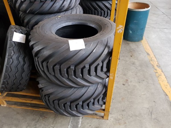 9#4898 Pneumatici per trasporti agricoli e gomme ricoperte in vendita - foto 3