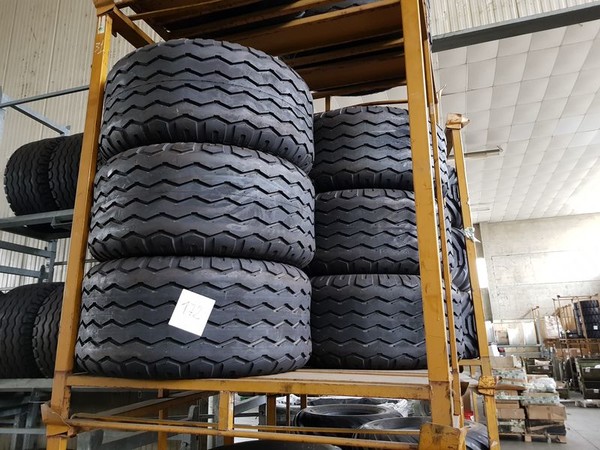 9#4898 Pneumatici per trasporti agricoli e gomme ricoperte in vendita - foto 4