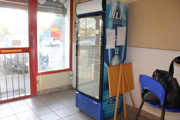 10#4902 Attrezzatura e arredi per panificio in vendita - foto 4