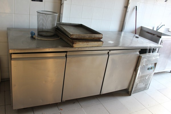 10#4902 Attrezzatura e arredi per panificio in vendita - foto 47