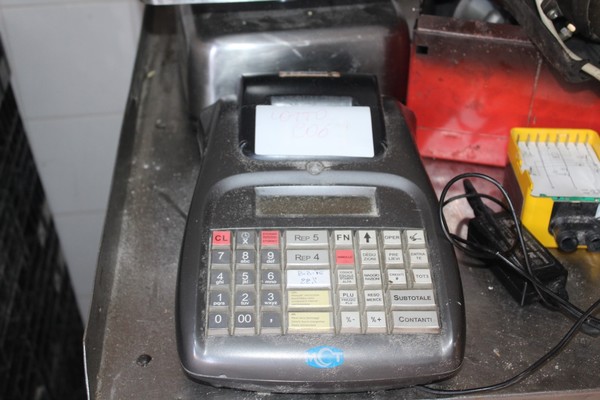 10#4902 Attrezzatura e arredi per panificio in vendita - foto 56