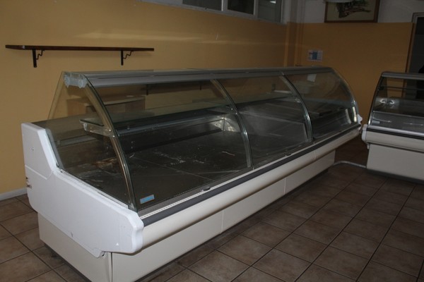 2#4902 Attrezzatura e arredi per panificio in vendita - foto 1