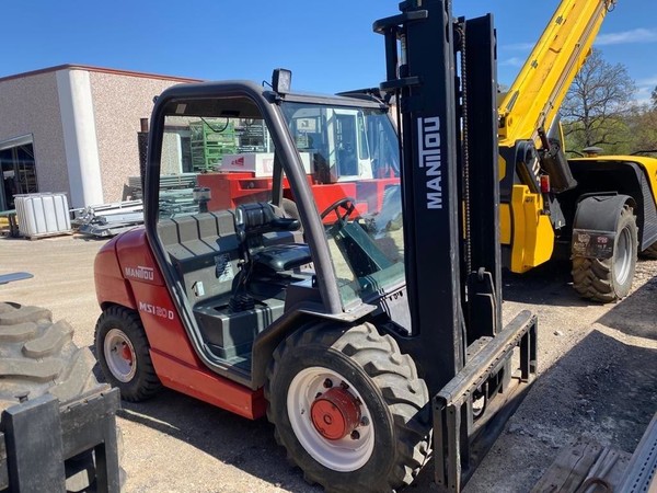 Carrelli elevatori in vendita