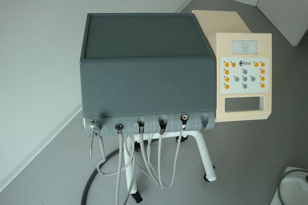 1#4922 Attrezzature e strumenti odontoiatrici in vendita - foto 108