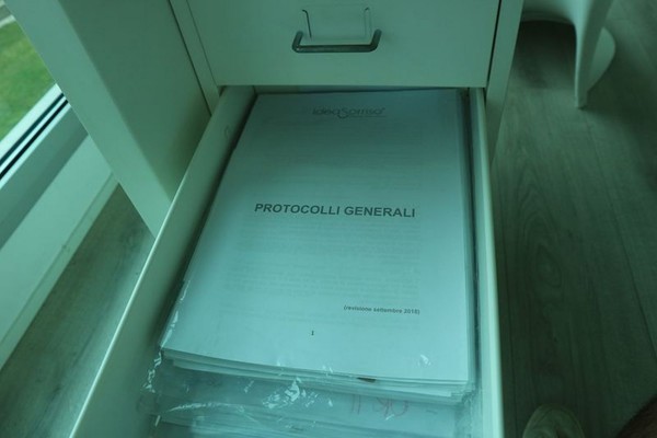 1#4922 Attrezzature e strumenti odontoiatrici in vendita - foto 137