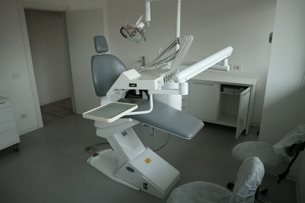 1#4922 Attrezzature e strumenti odontoiatrici in vendita - foto 224