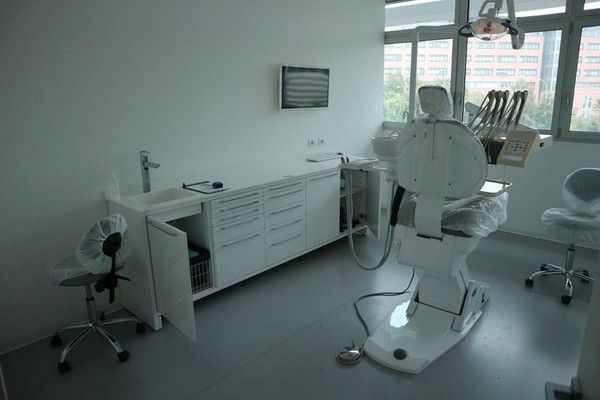 1#4922 Attrezzature e strumenti odontoiatrici in vendita - foto 246