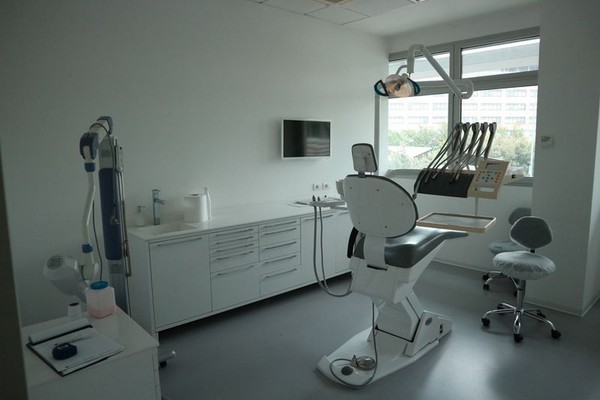 1#4922 Attrezzature e strumenti odontoiatrici in vendita - foto 274