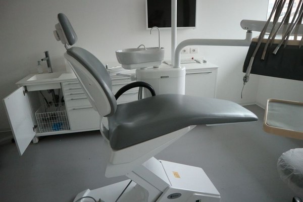 1#4922 Attrezzature e strumenti odontoiatrici in vendita - foto 296