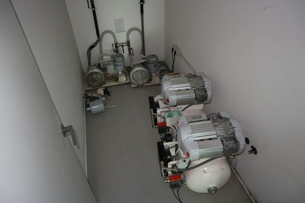 1#4922 Attrezzature e strumenti odontoiatrici in vendita - foto 353