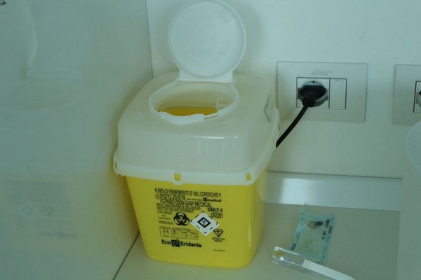 1#4922 Attrezzature e strumenti odontoiatrici in vendita - foto 380