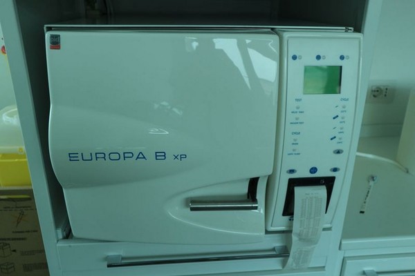 1#4922 Attrezzature e strumenti odontoiatrici in vendita - foto 397