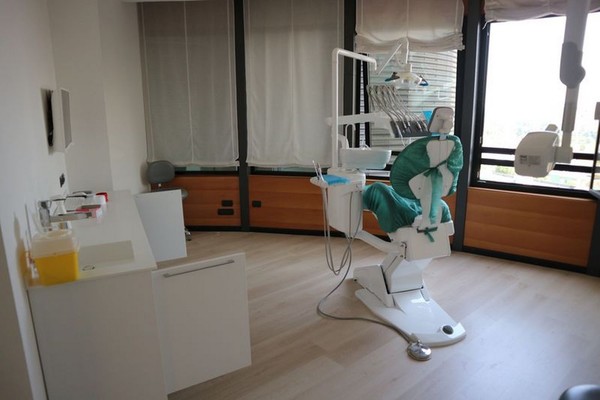 3#4922 Attrezzature e strumenti odontoiatrici in vendita - foto 76