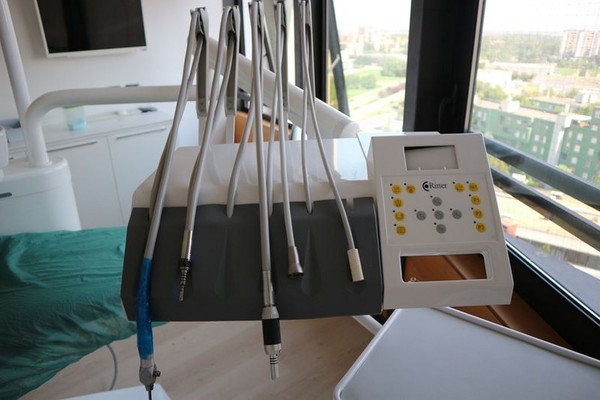 3#4922 Attrezzature e strumenti odontoiatrici in vendita - foto 136