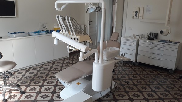 8#4926 Attrezzature per radiografie odontoiatriche e studio dentistico in vendita - foto 333