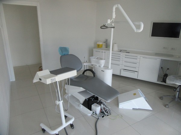6#4927 Arredi e attrezzature per studio dentistico in vendita - foto 89