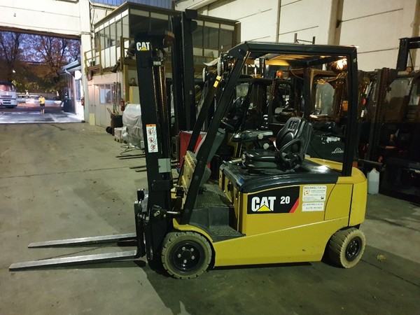 1#4937 CARRELLO ELEVATORE CATERPILLAR in vendita - foto 1
