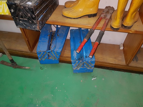 3#4939 Attrezzatura elettrica e arredi ufficio in vendita - foto 28