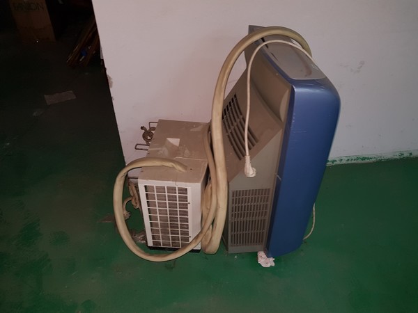 3#4939 Attrezzatura elettrica e arredi ufficio in vendita - foto 41