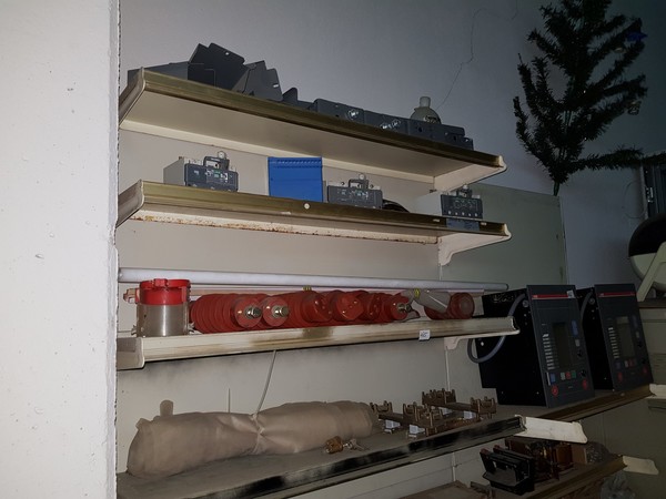 3#4939 Attrezzatura elettrica e arredi ufficio in vendita - foto 62