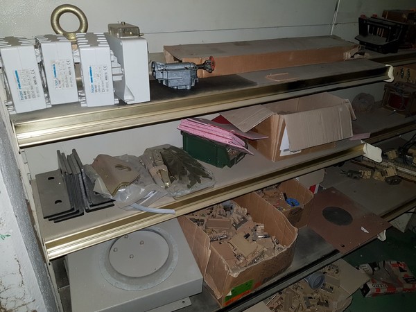 3#4939 Attrezzatura elettrica e arredi ufficio in vendita - foto 64