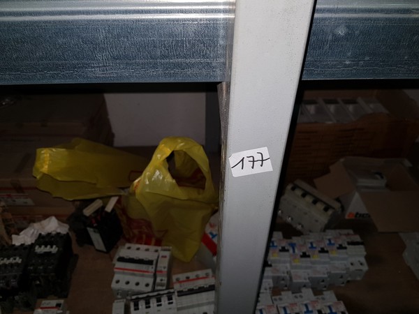 3#4939 Attrezzatura elettrica e arredi ufficio in vendita - foto 102