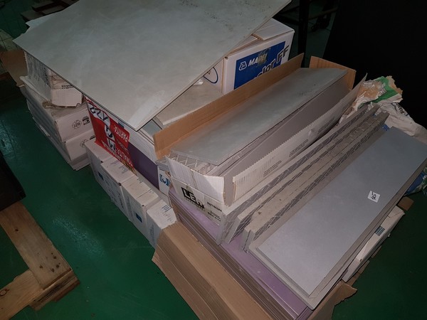 3#4939 Attrezzatura elettrica e arredi ufficio in vendita - foto 143