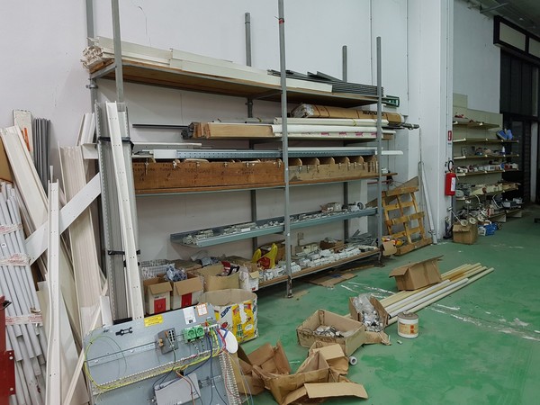 3#4939 Attrezzatura elettrica e arredi ufficio in vendita - foto 155