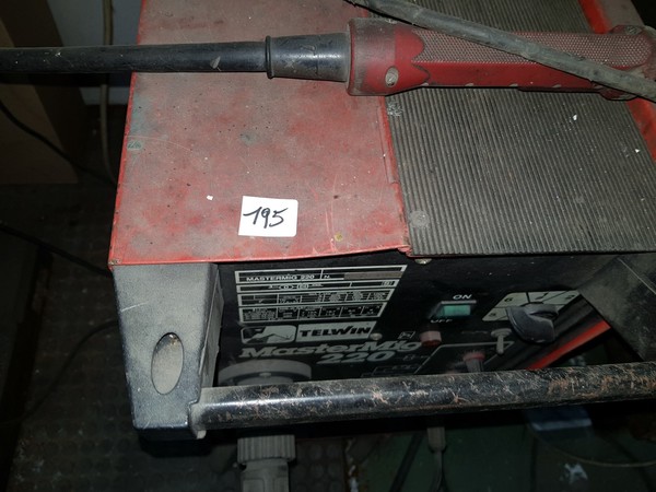 3#4939 Attrezzatura elettrica e arredi ufficio in vendita - foto 216