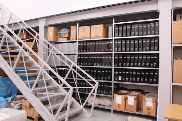 5#4941 Scaffalatura e cassoni in vendita - foto 5