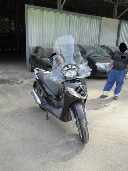 1#4946 Autovettura Mercedes e motocicli Honda in vendita - foto 2