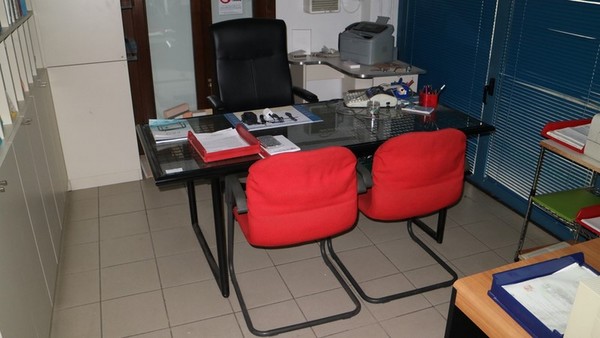 2#4950 Arredi e mobili da ufficio in vendita - foto 2