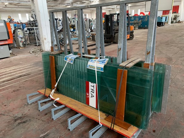 1#4966 Arredamento per ufficio e materiale edile vario in vendita - foto 1