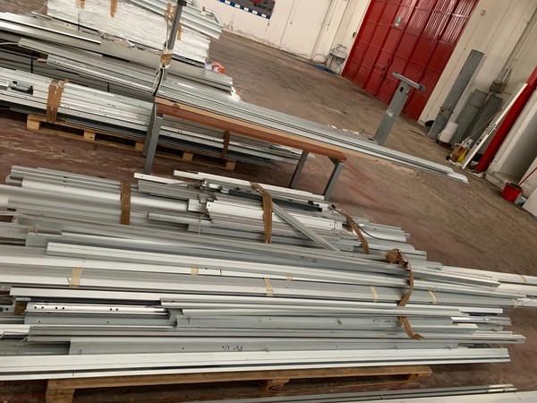 1#4966 Arredamento per ufficio e materiale edile vario in vendita - foto 17
