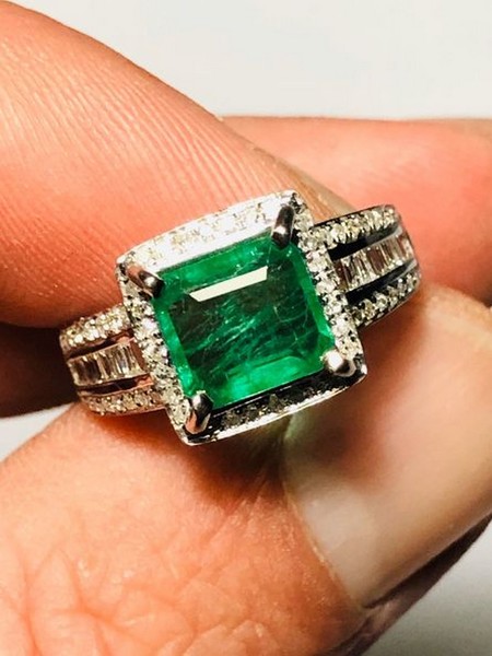 12#4970 Anello smeraldo e diamanti F color in vendita - foto 1