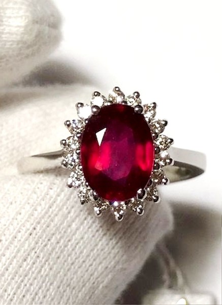4#4970 Anello cocktail rubino e diamanti in vendita - foto 1