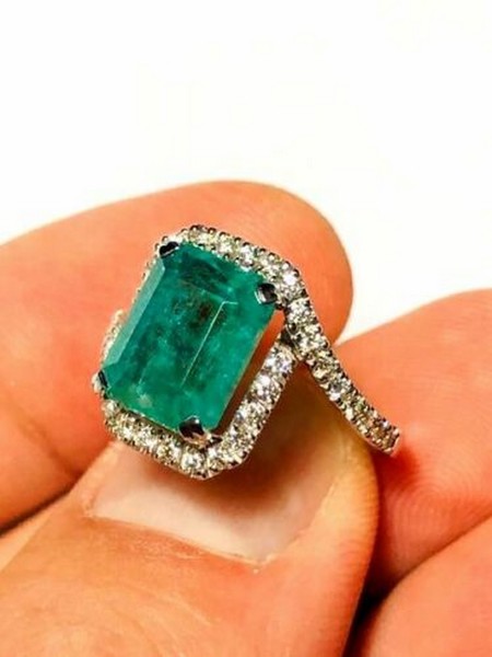 6#4970 Anello smeraldo Igi Anversa e diamanti in vendita - foto 3