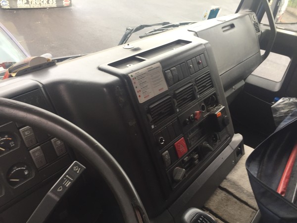 5#4973 Motrice Iveco con cisterna Mazzariol in vendita - foto 3
