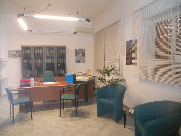 1#4977 Arredi e attrezzature per ufficio in vendita - foto 1