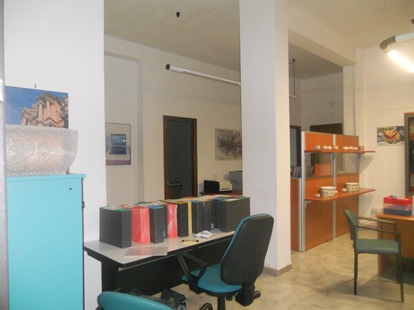 1#4977 Arredi e attrezzature per ufficio in vendita - foto 3