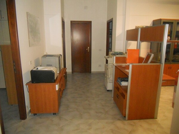 1#4977 Arredi e attrezzature per ufficio in vendita - foto 20