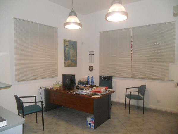 1#4977 Arredi e attrezzature per ufficio in vendita - foto 30