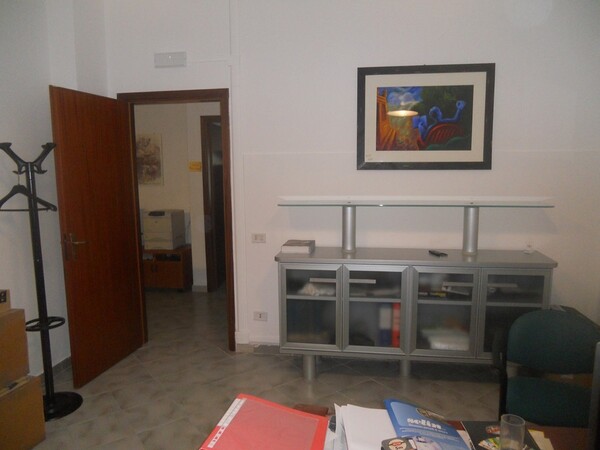 1#4977 Arredi e attrezzature per ufficio in vendita - foto 31