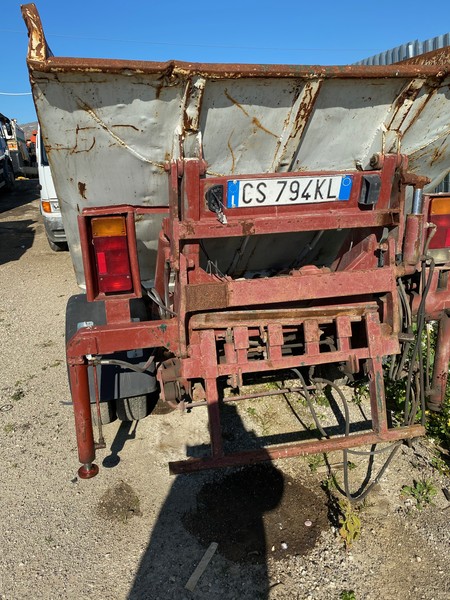 17#4984 Autoveicolo Iveco con ribaltabile in vendita - foto 2