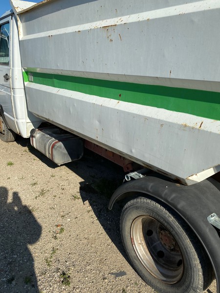 17#4984 Autoveicolo Iveco con ribaltabile in vendita - foto 3