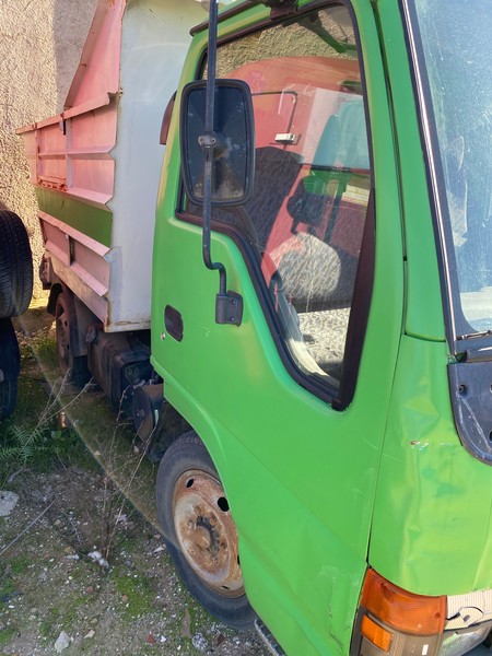 25#4984 Autocarro Isuzu con vasca ribaltabile in vendita - foto 2