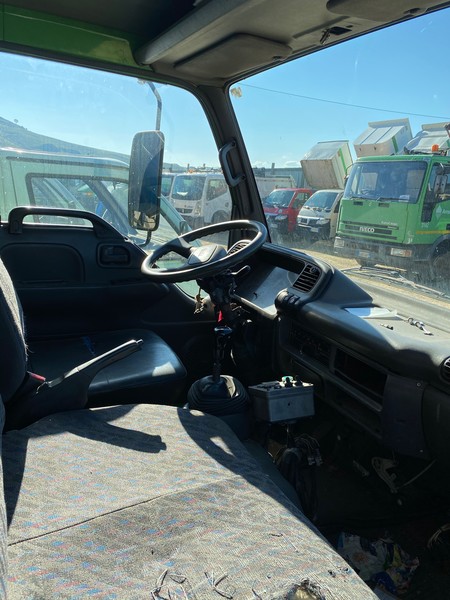 25#4984 Autocarro Isuzu con vasca ribaltabile in vendita - foto 3